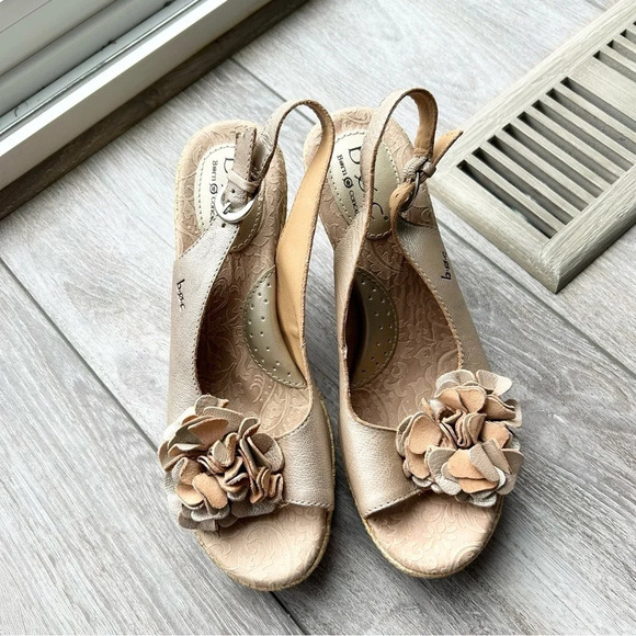 BOC Born  Concept Blossom Espadrilles Leather Wedge Heels Sandals in Champagne - Picture 3 of 15